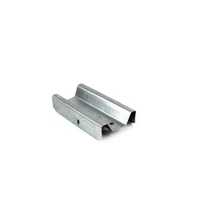 RIGIPS Łącznik wzdłużny do profili CD 60, grubość 0,55 mm. Służy do łączenia wzdłużnego profili sufitowych CD 60 w konstrukcjach sufitów podwieszanych z płyt gipsowo - kartonowych.