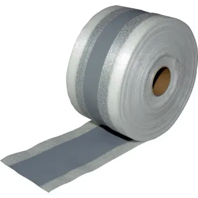 Systemowa taśma uszczelniająca z fizelinową częścią montażową do wodoszczelnego i elastycznego przykrywania szczelin dylatacyjnych i narożnych w połączeniu z uszczelnieniami zespolonymi Sopro DSF 423 i 523, Sopro TDS 823 i Sopro FDF 525 pod płytkami ceramicznymi i kamiennymi. 